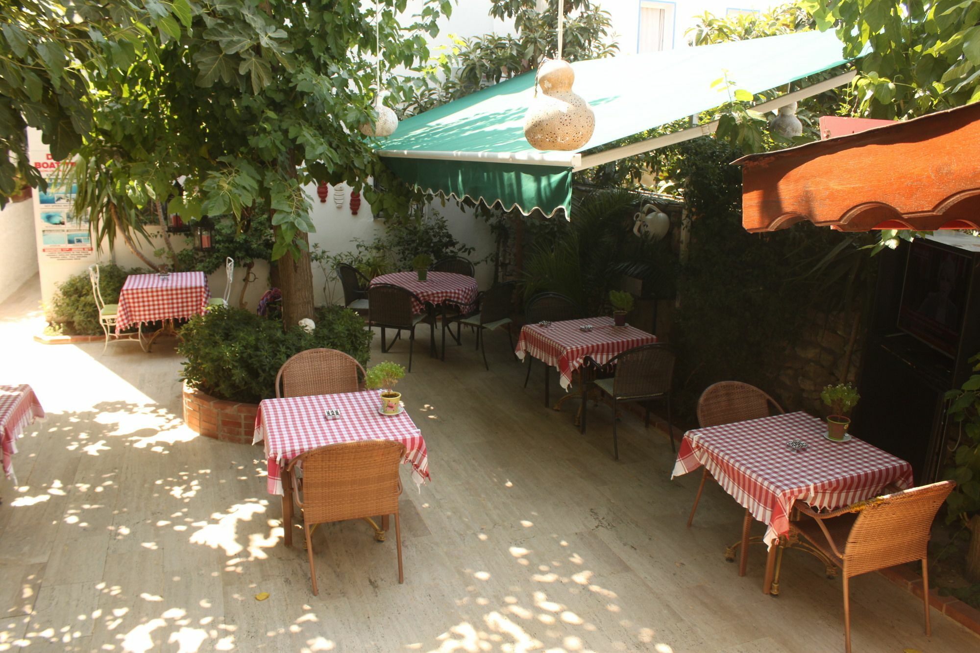 Tay Pansiyon Bodrum ภายนอก รูปภาพ